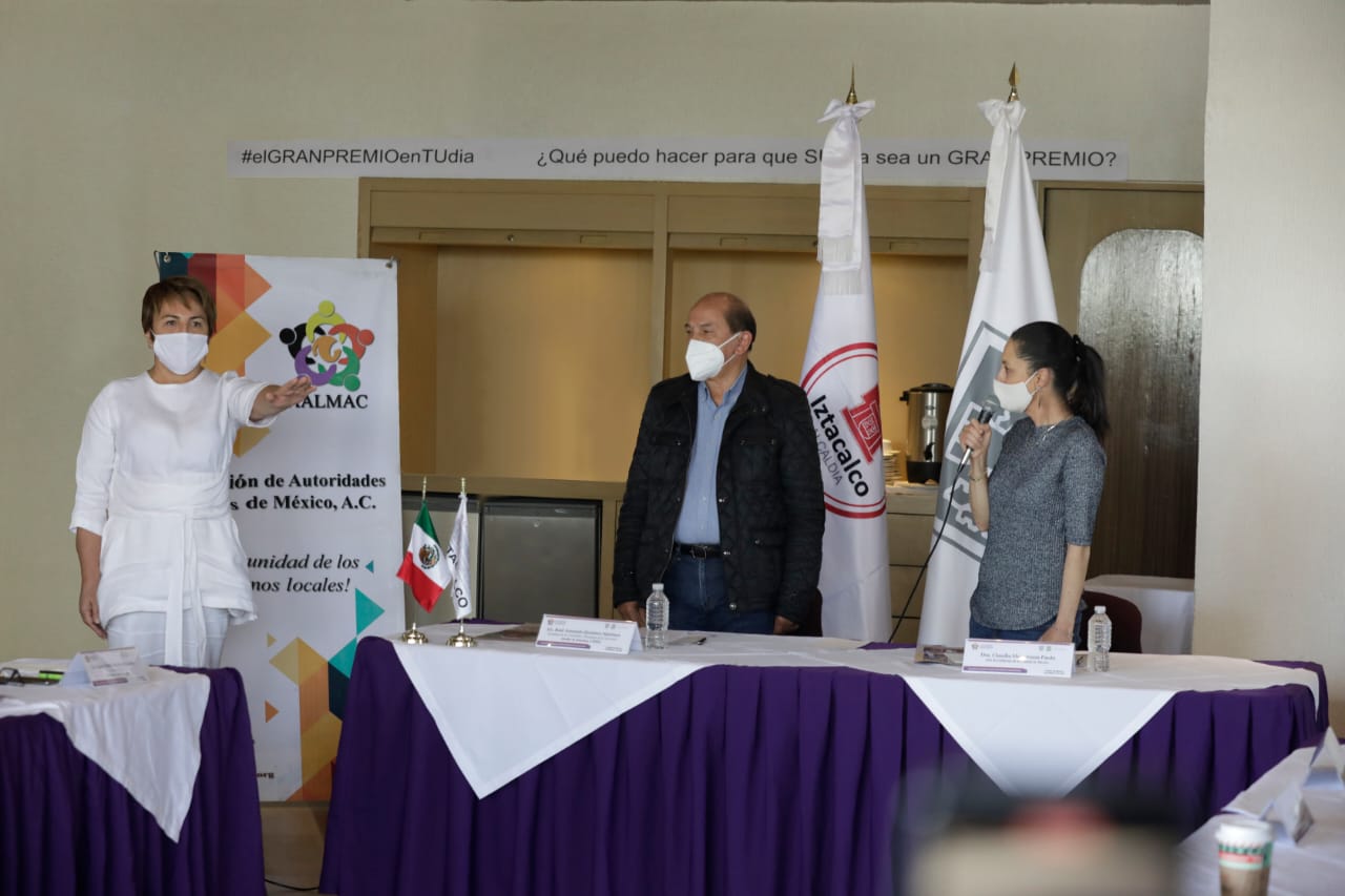 Distinguen a Laura Beristain con la presidencia de AALMAC, que reúne a 800 municipios de México