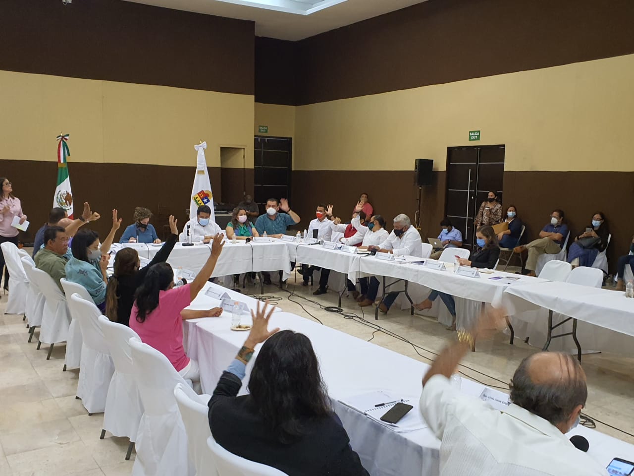 Diputados aprueban Centro de Convenciones de Chetumal como recinto alterno para sesionar, ante toma del Congreso