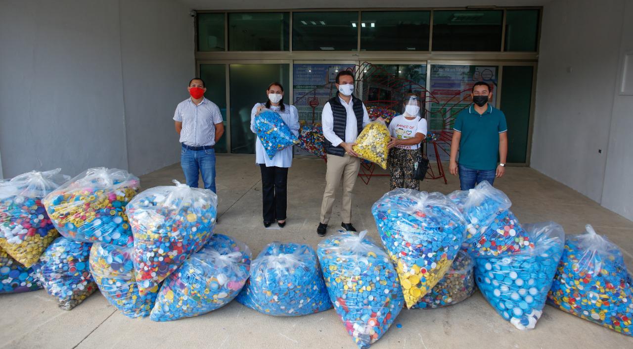 Refrenda Pedro Joaquín su compromiso con niñas y niños que luchan contra el cáncer infantil en Cozumel