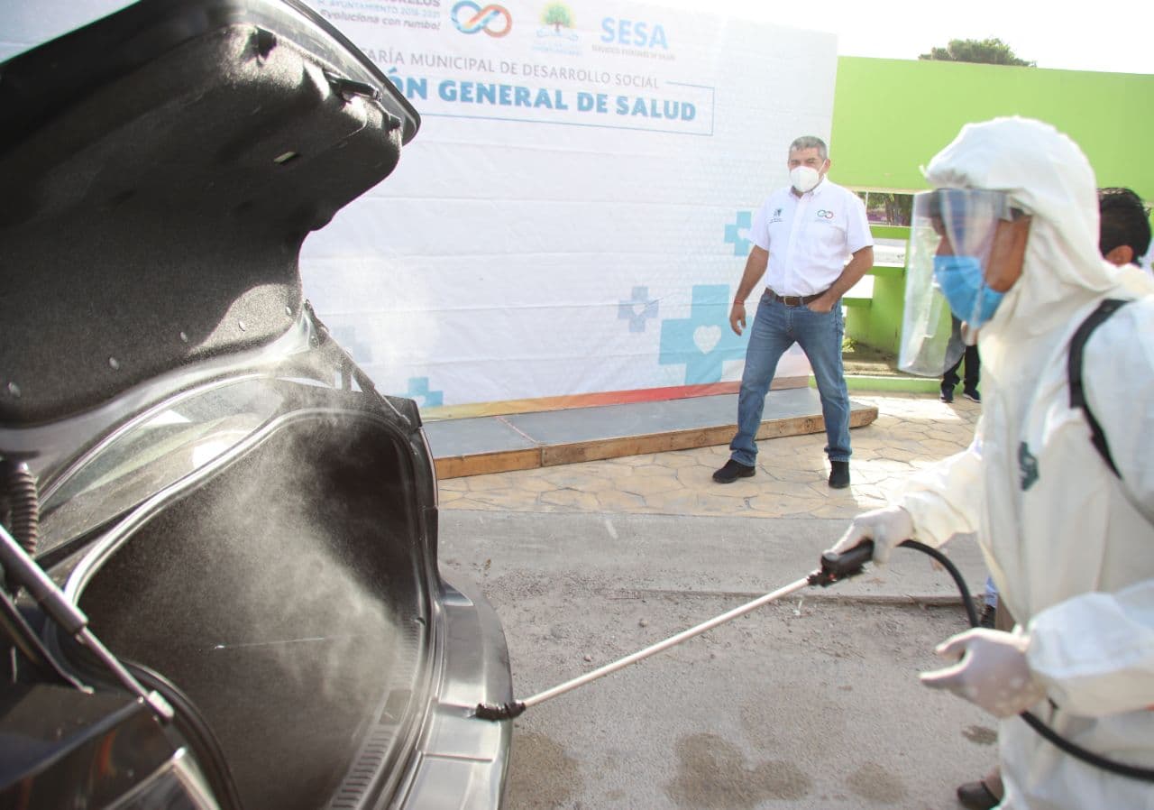 Refuerza Gobierno de Laura Fernández medidas sanitarias con sanitización de vehículos