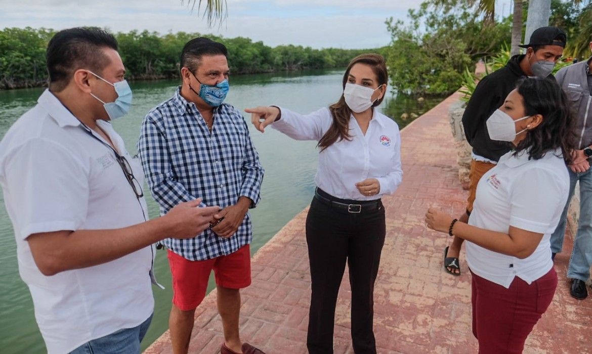 Gobierno y sociedad civil limpian Laguna Nichupté