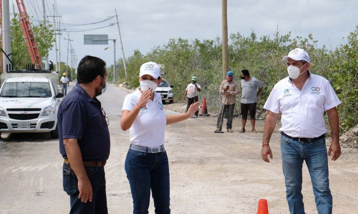 Rehabilita Gobierno de Laura Fernández carpeta asfáltica en vía de acceso a Bahía Petempich