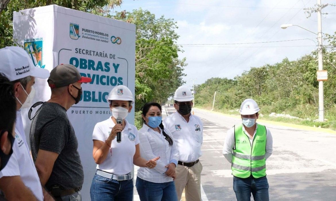 Entrega Laura Fernández obra de pavimentación en la zona urbana de Puerto Morelos