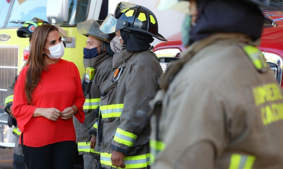 Entrega Mara dos carros tanque a Bomberos