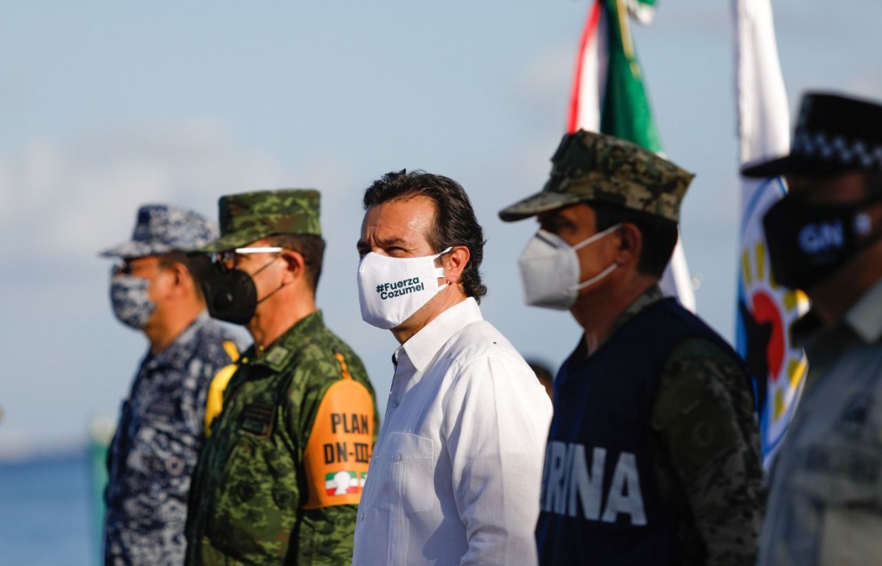 Encabeza Pedro Joaquín, con las fuerzas armadas, ceremonia cívica por el Día de la Bandera