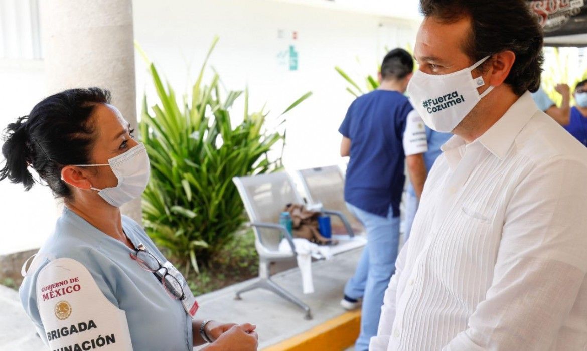 Supervisa Pedro Joaquín proceso de vacunación en adultos mayores de 60 años o más contra el Covid-19 en Cozumel