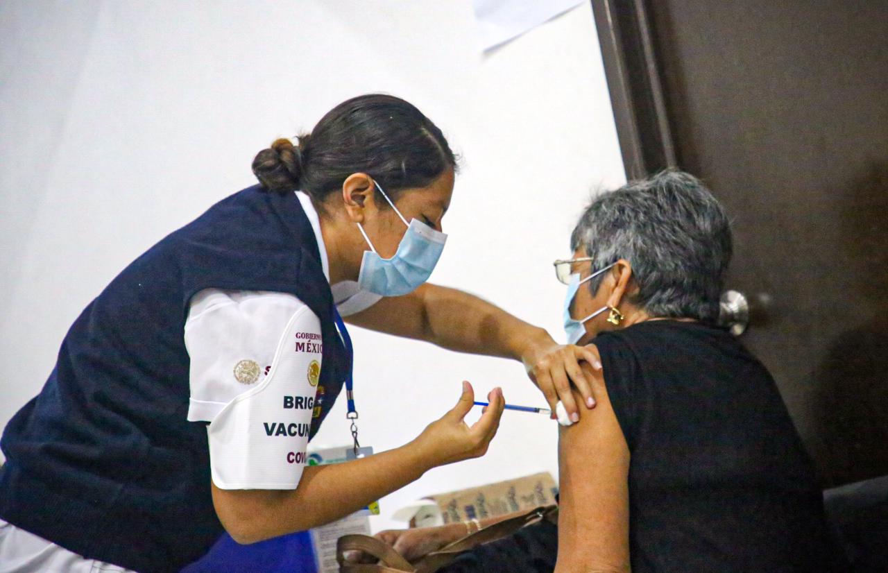 Abuelitos de Rancho Viejo serán vacunados contra Covid 19 este miércoles