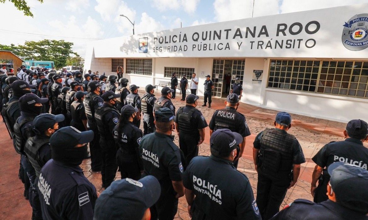 Pedro Joaquín entrega 3 nuevas patrullas a Seguridad Pública, y anuncia bono adicional a policías