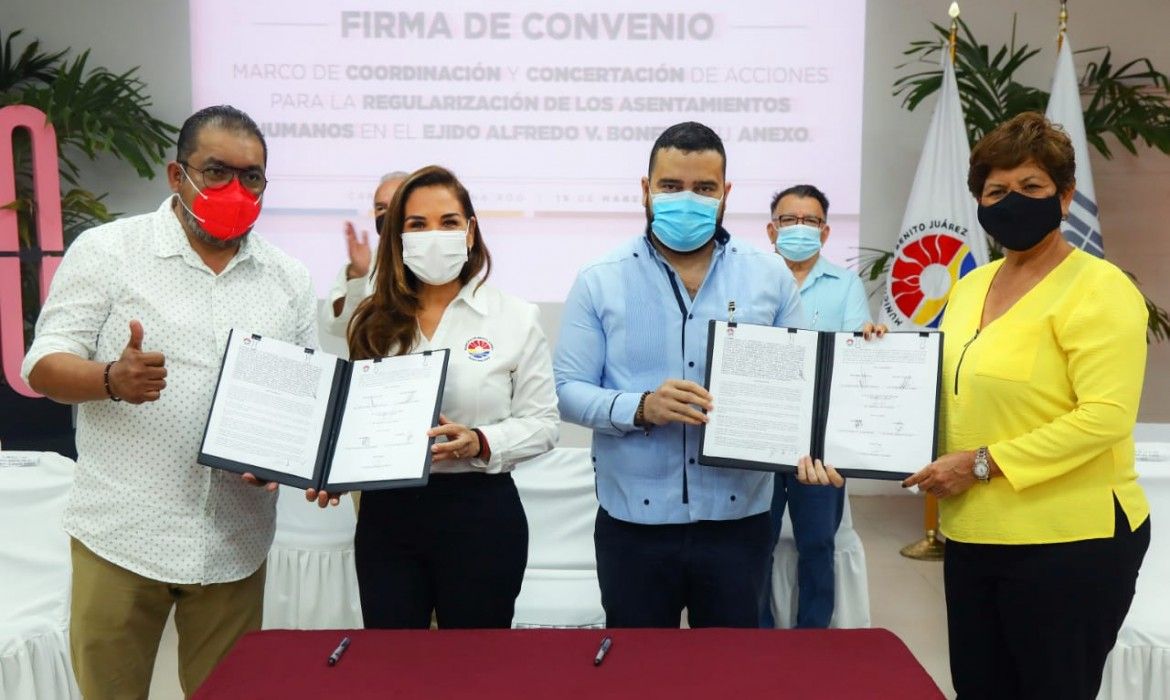Firma Gobierno de Mara el Convenio para la Regularización de los Asentamientos Humanos del Ejido Bonfil y su anexo