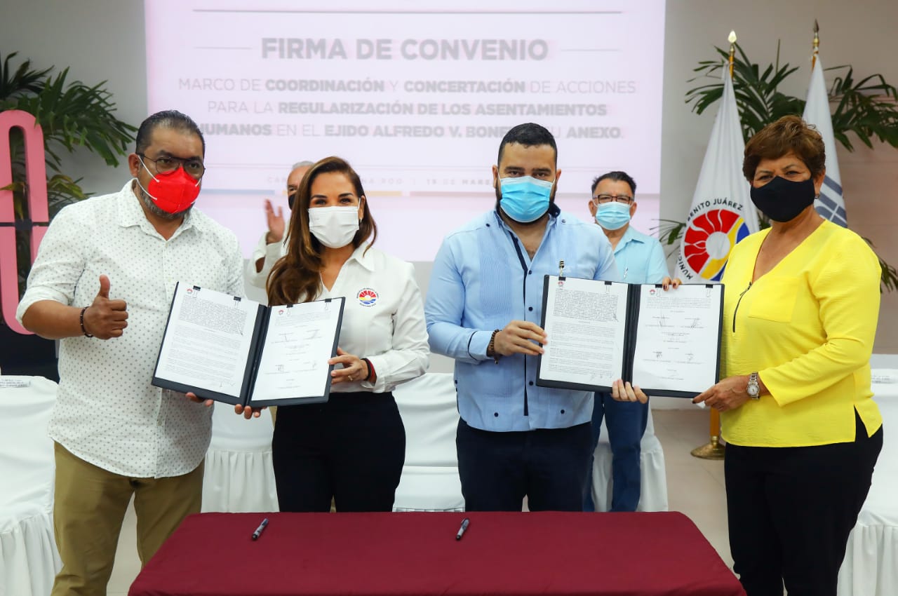 Firma Gobierno de Mara el Convenio para la Regularización de los Asentamientos Humanos del Ejido Bonfil y su anexo
