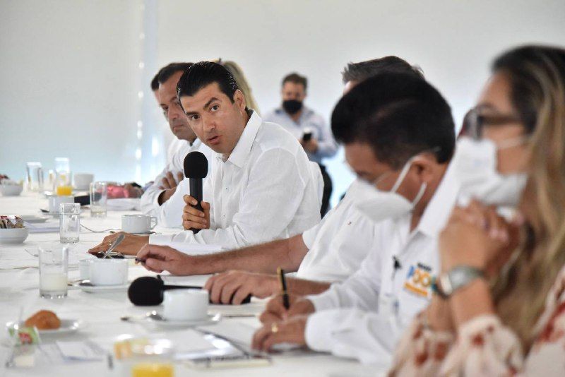 Chucho Pool se compromete ante el CCE a detonar la economía local