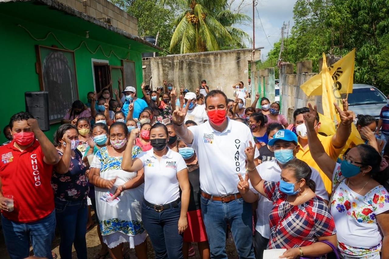 Paoly Perera y Alonso Ovando muestran respaldo popular en Tihosuco