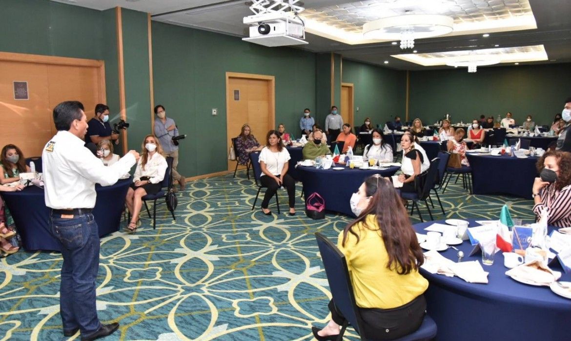Mujeres empresarias reconocen experiencia de Chucho Pool para ser Presidente Municipal de Benito Juárez