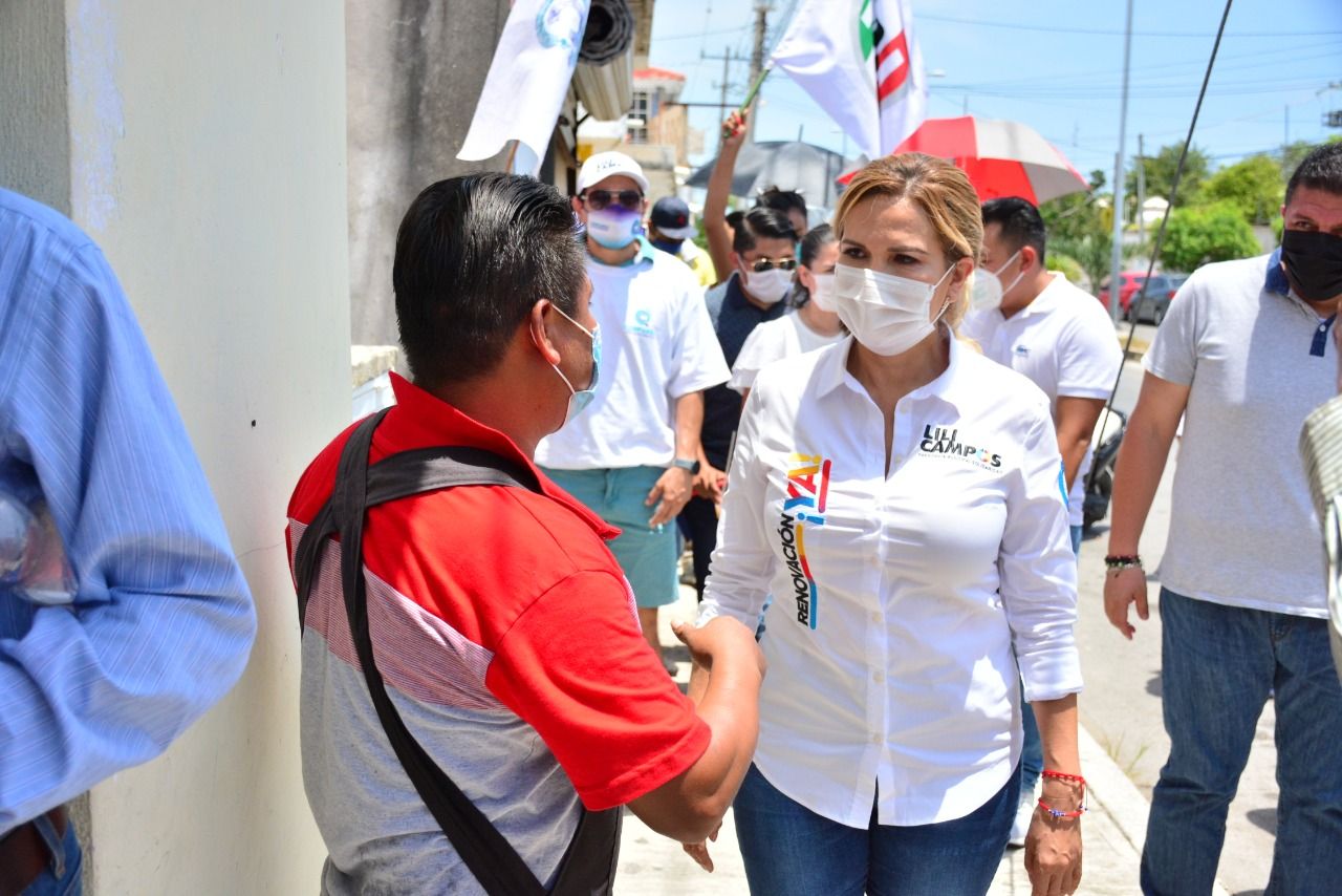 Lili Campos, 39 caminatas para escuchar de viva voz a la gente