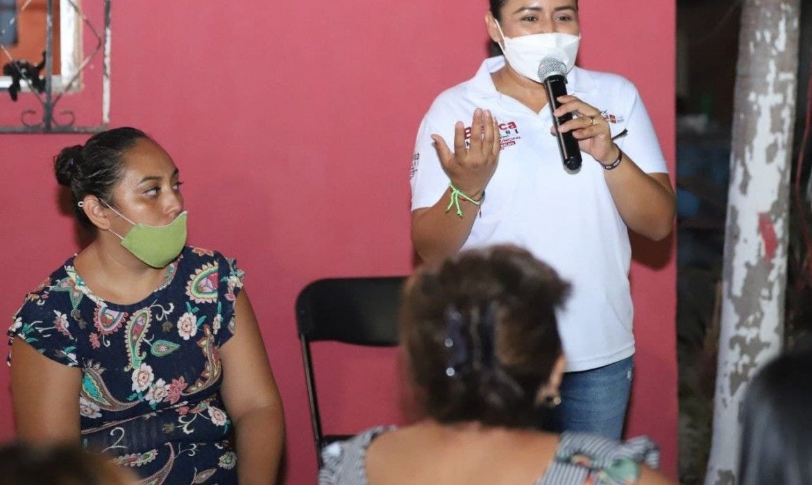 Reconocimiento de Blanca Merari a la entrega de los maestros
