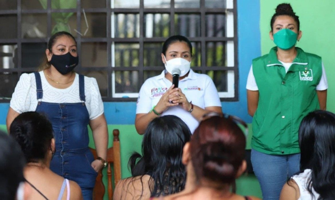 Dan jóvenes de Puerto Morelos apoyo a Blanca Merari