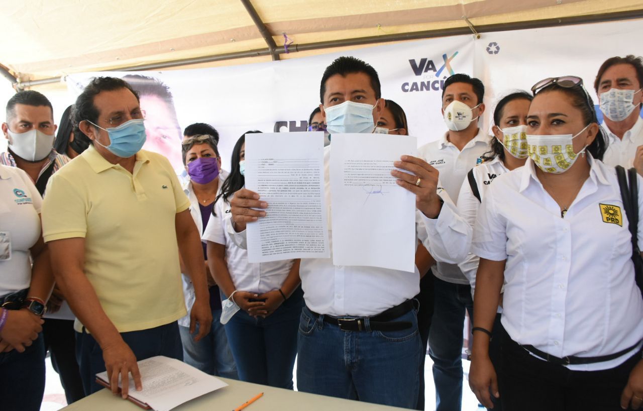 Chucho Pool se compromete a no ir por la gubernatura en 2022 si es elegido alcalde