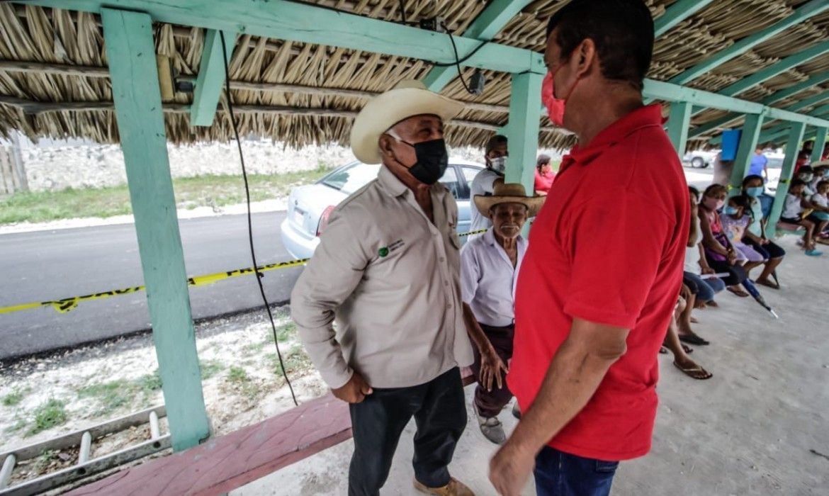 Más caminos saca cosecha para campesinos en Bacalar: Chepe