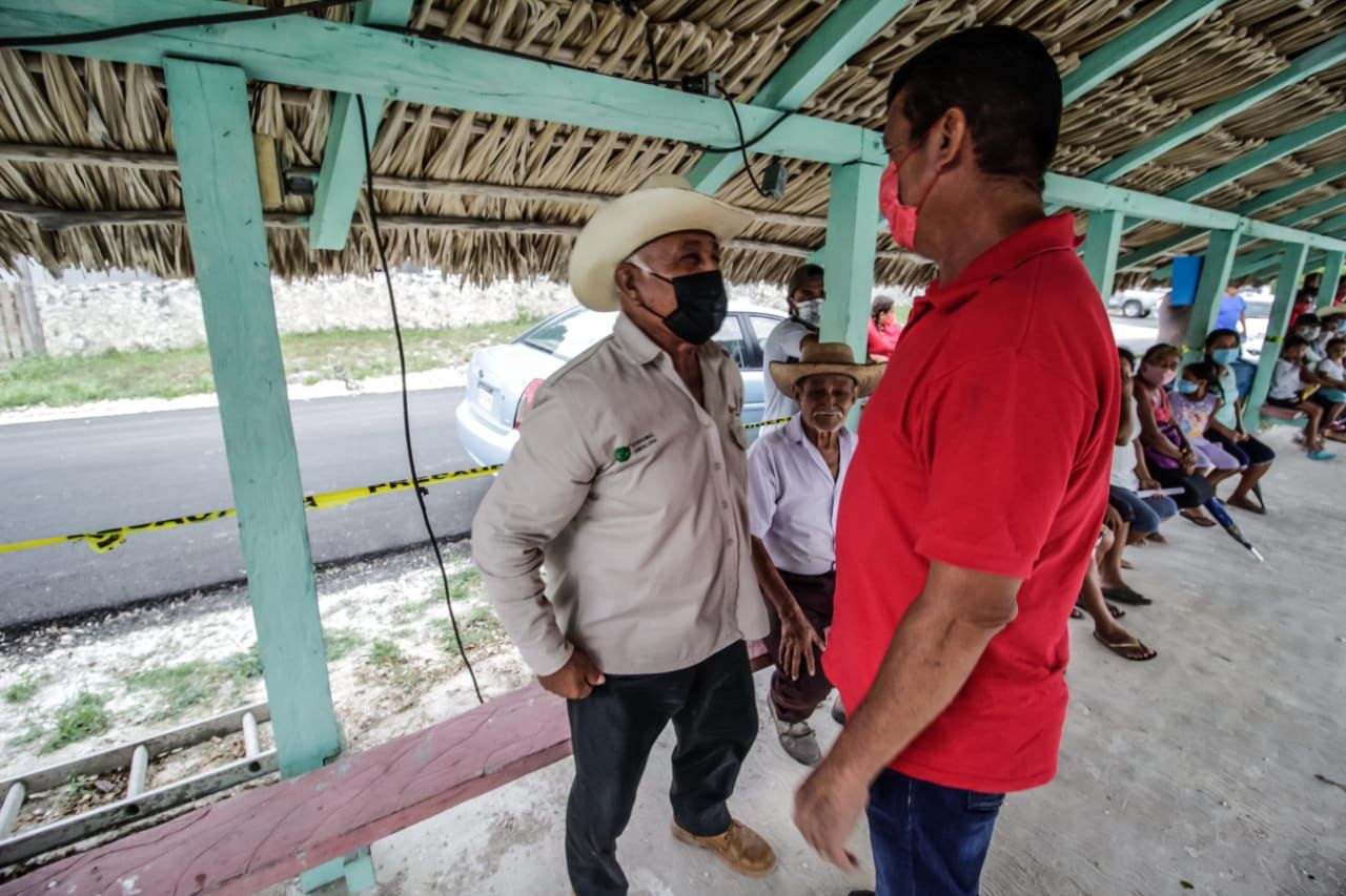Más caminos saca cosecha para campesinos en Bacalar: Chepe