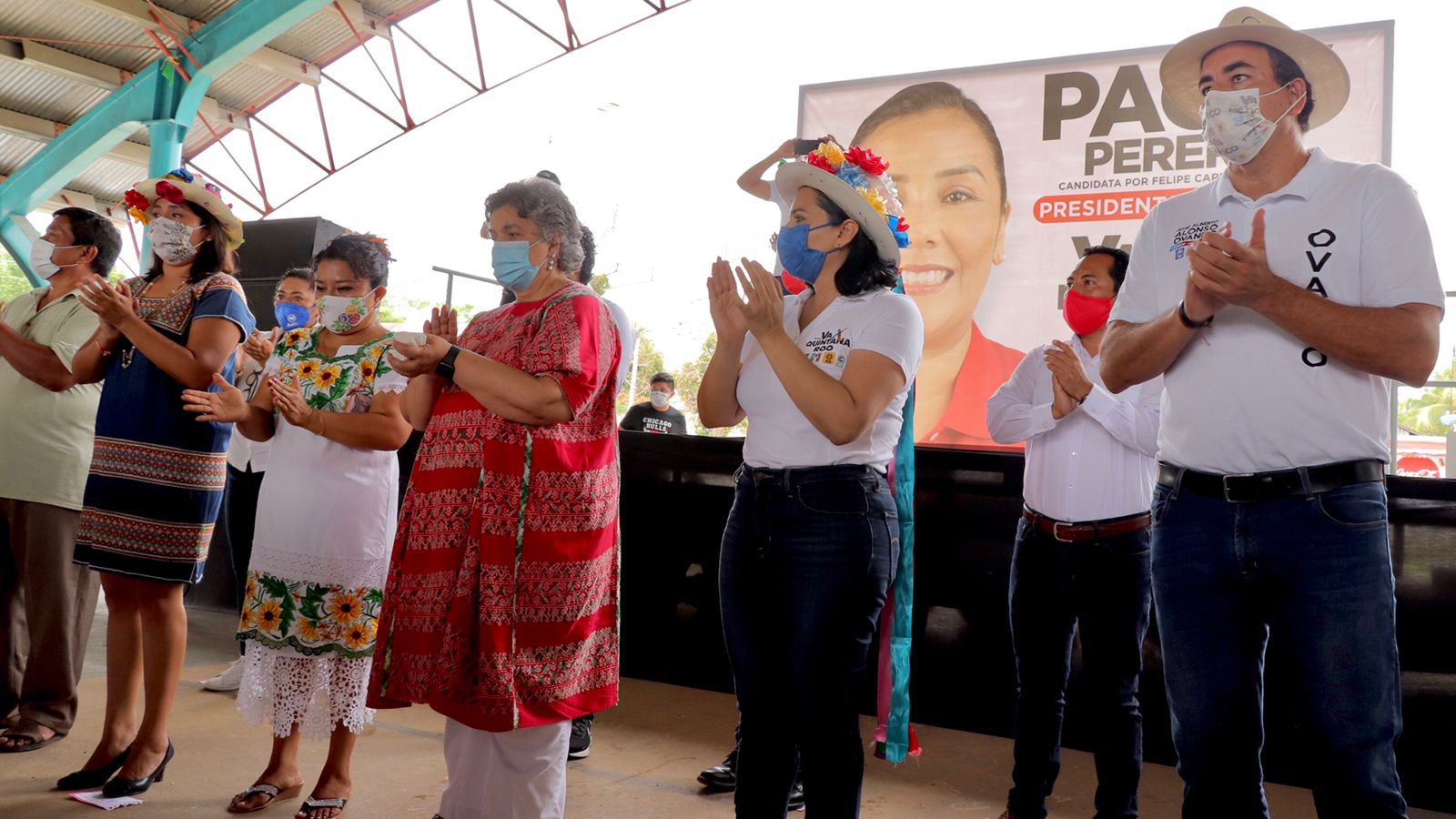 “Los campesinos deben ser tomados en cuenta”, dice Beatriz Paredes, y le da su apoyo a Paoly y Alonso Ovando