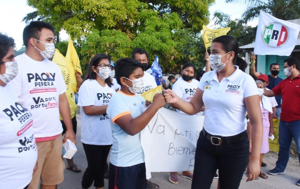 Nohbec tendrá unidad deportiva, más baños y pisos firmes, garantiza Paoly Perera