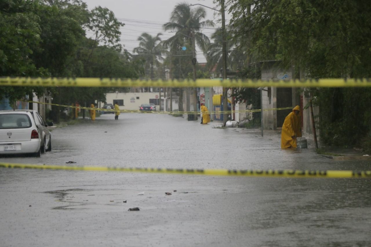 En coordinación con el Estado y la Federación, gobierno de Pedro Joaquín atiende colonias de Cozumel ante emergencia climática