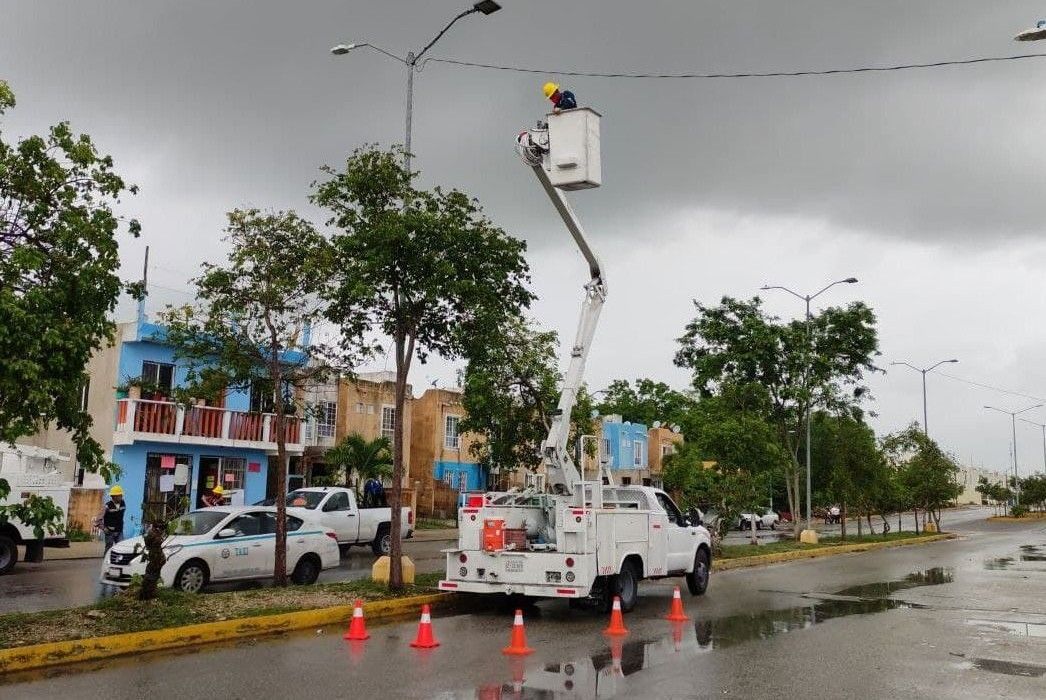Continúa modernización de alumbrado público en Solidaridad