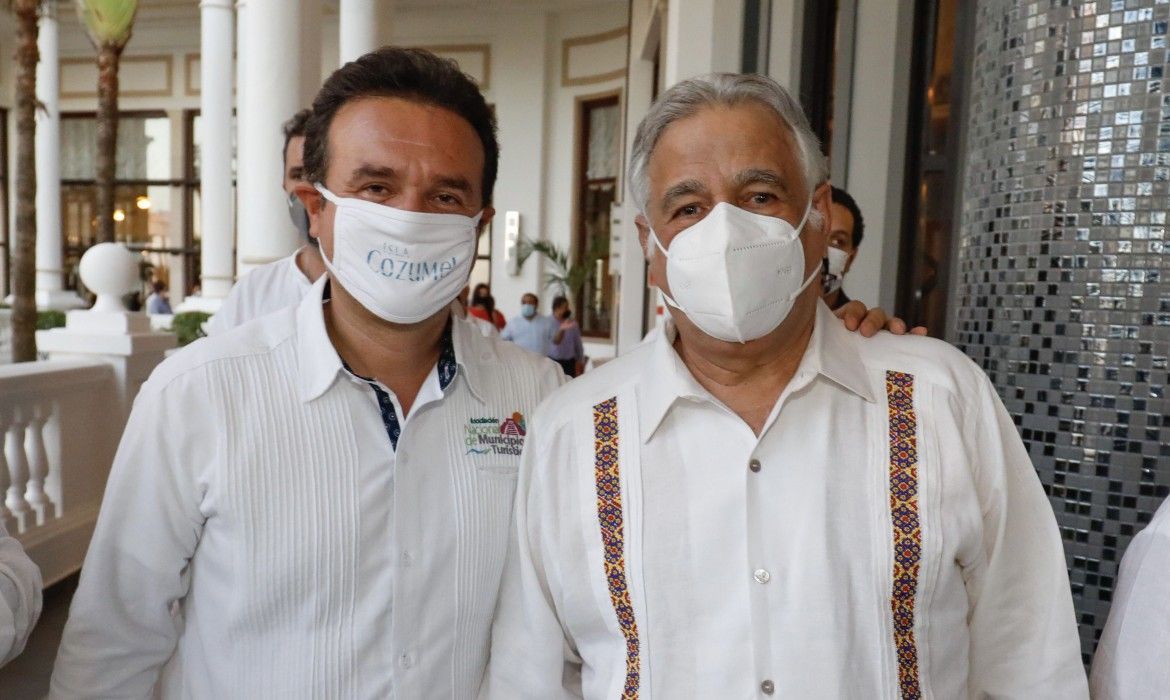 Refrenda Pedro Joaquín liderazgo de Cozumel en la industria de cruceros, en el marco del homenaje a Don Alberto Bojórquez Pérez, pionero de turismo en México