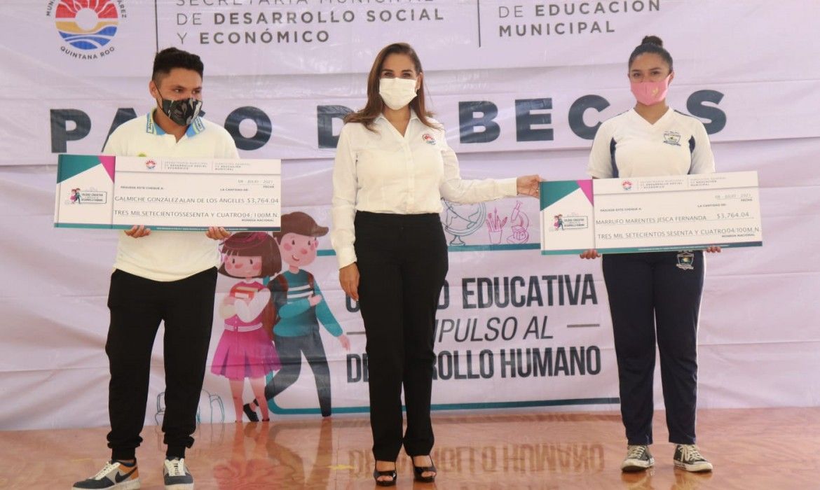 Cumple Gobierno de Mara Lezama segundo pago de becas municipales