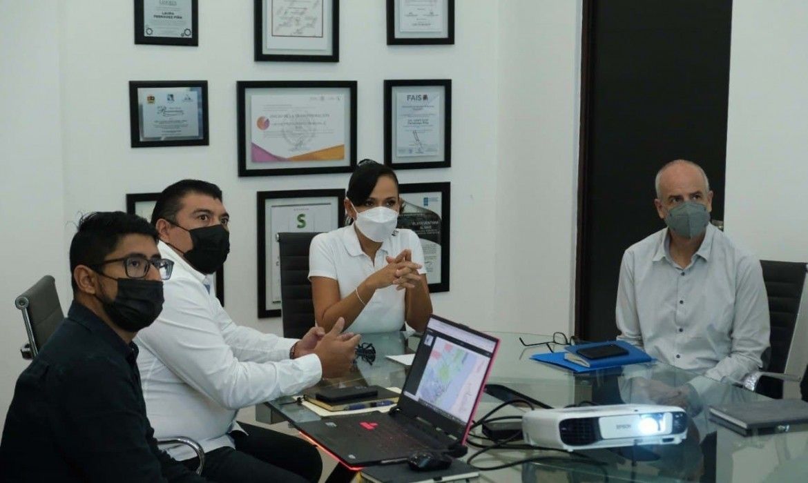 Sostiene Laura Fernández reunión de trabajo con el director general de Aguakan
