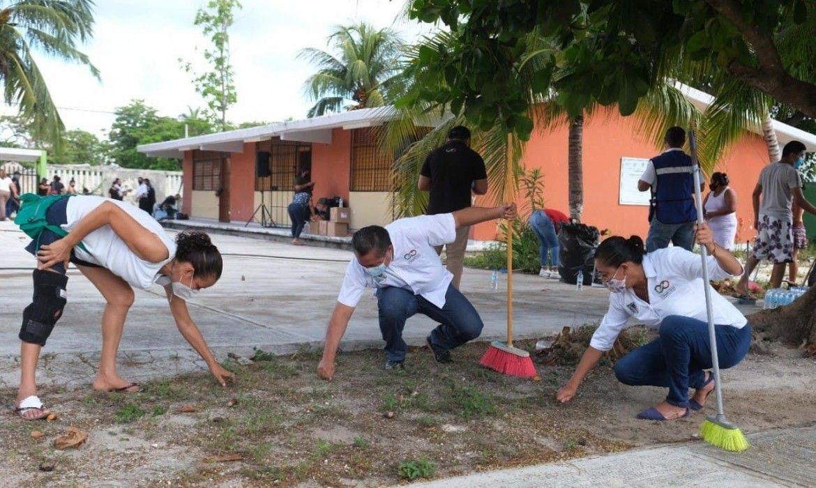 Arranca en Puerto Morelos la jornada de recuperación de escuelas en la telesecundaria “Ramón Bravo Prieto”