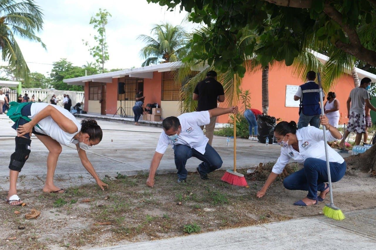 Arranca en Puerto Morelos la jornada de recuperación de escuelas en la telesecundaria “Ramón Bravo Prieto”
