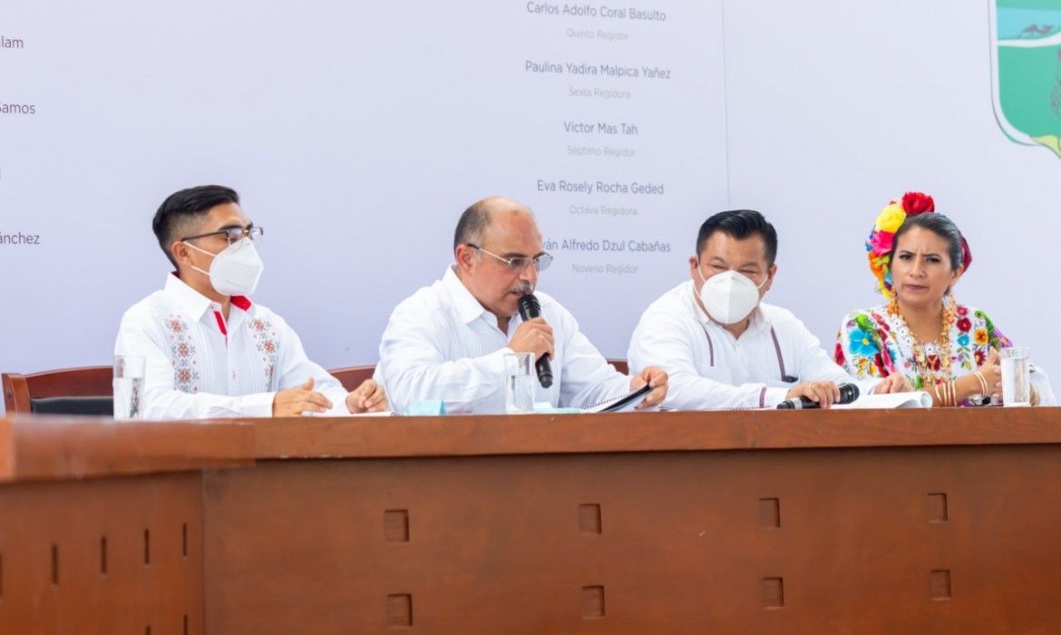 Nombra Marciano Dzul a primeros funcionarios públicos