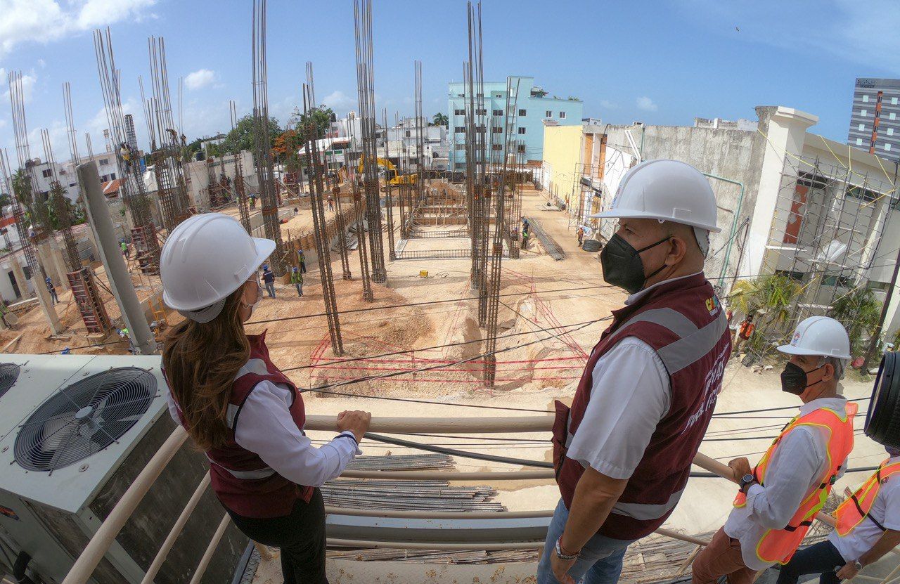 Renovación del Teatro de la Ciudad permite avanzar en “Distrito Cancún”: Mara