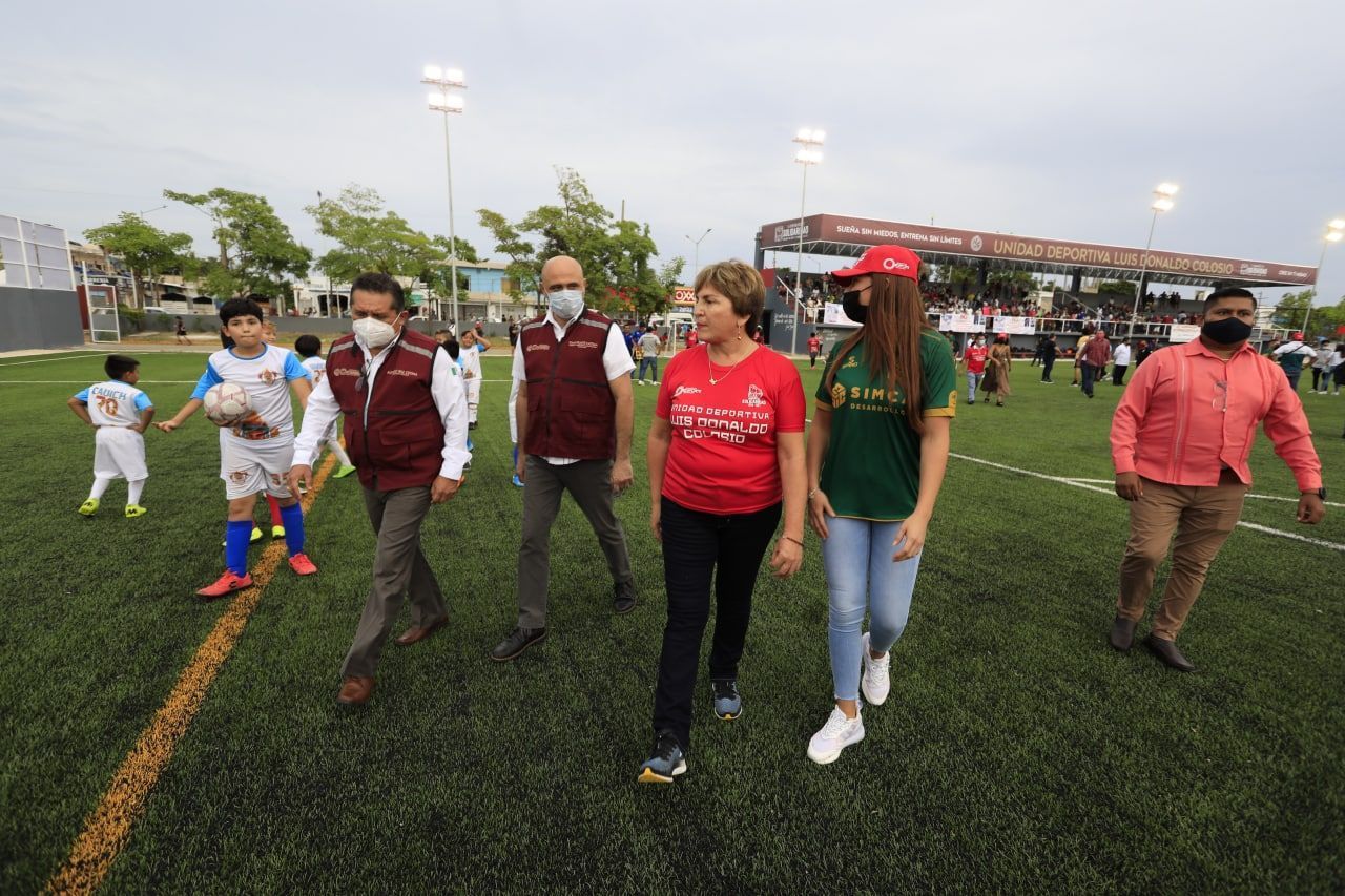 Entrega Laura Beristain obras de rehabilitación de la unidad deportiva de la Colosio