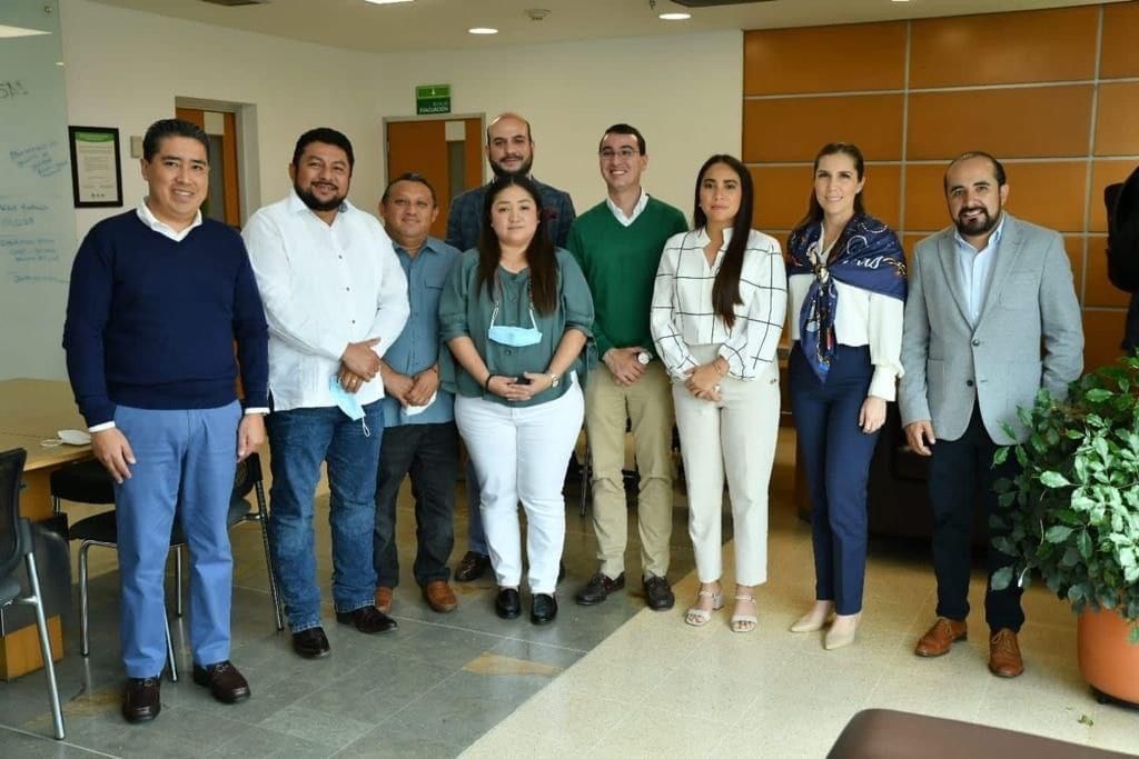 Alcaldes electos aprenden sobre manejo de recursos…en viaje a Colombia