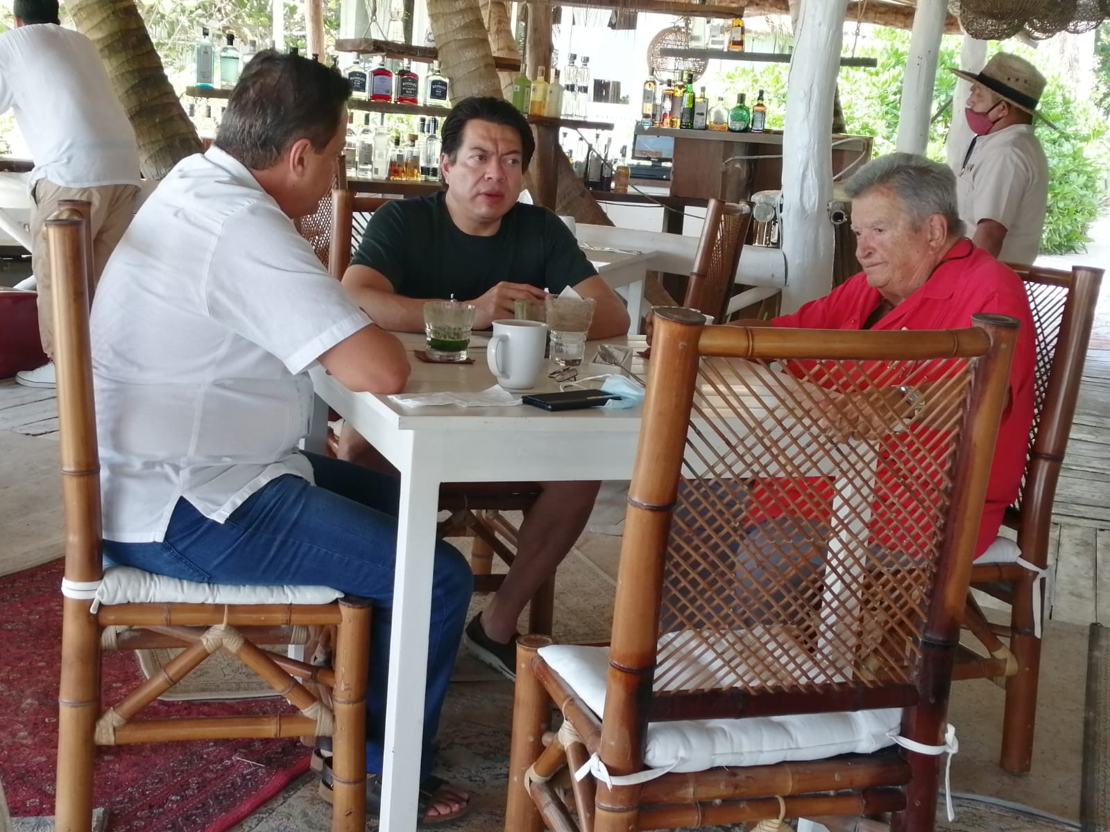 SEÑALES HACIA EL 22 | Gastón y Luis Alegre reciben a Mario Delgado en Tulum