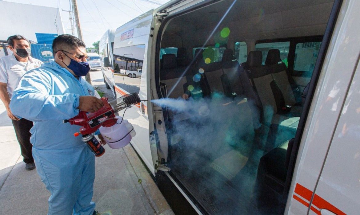 Transporte público de Tulum recibirá a turistas con unidades seguras y sanitizadas