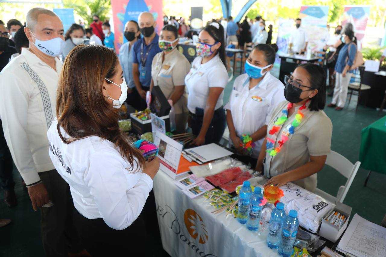 Se ofertan dos mil vacantes en la Feria del Empleo UT, inaugurada por Mara Lezama