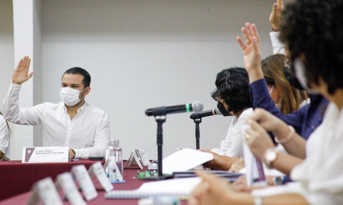 Cabildo otorga licencia a Mara para que compita por la gubernatura; Lulu Cardona queda al frente del Ayuntamiento