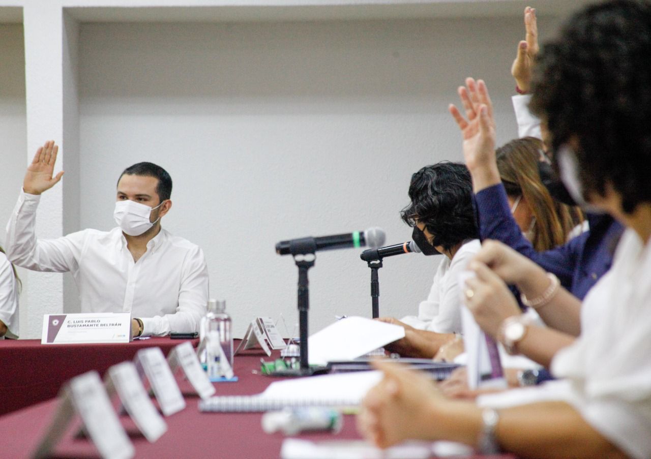 Cabildo otorga licencia a Mara para que compita por la gubernatura; Lulu Cardona queda al frente del Ayuntamiento
