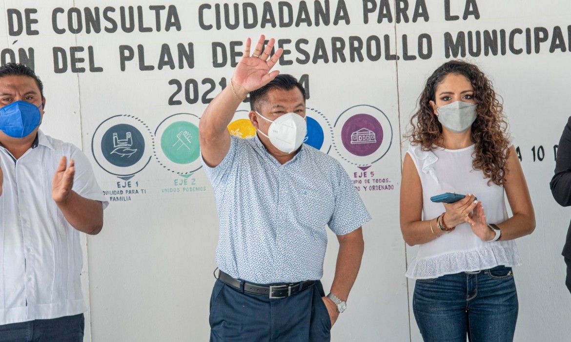 Marciano Dzul inaugura foro de consulta ciudadana en Tulum
