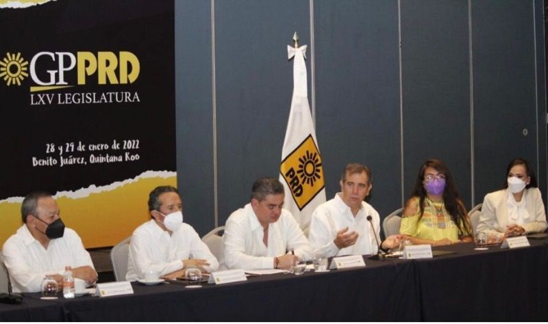 ROMPEOLAS | ¿Las candidaturas a diputaciones en el PRD de Carlos Joaquín?
