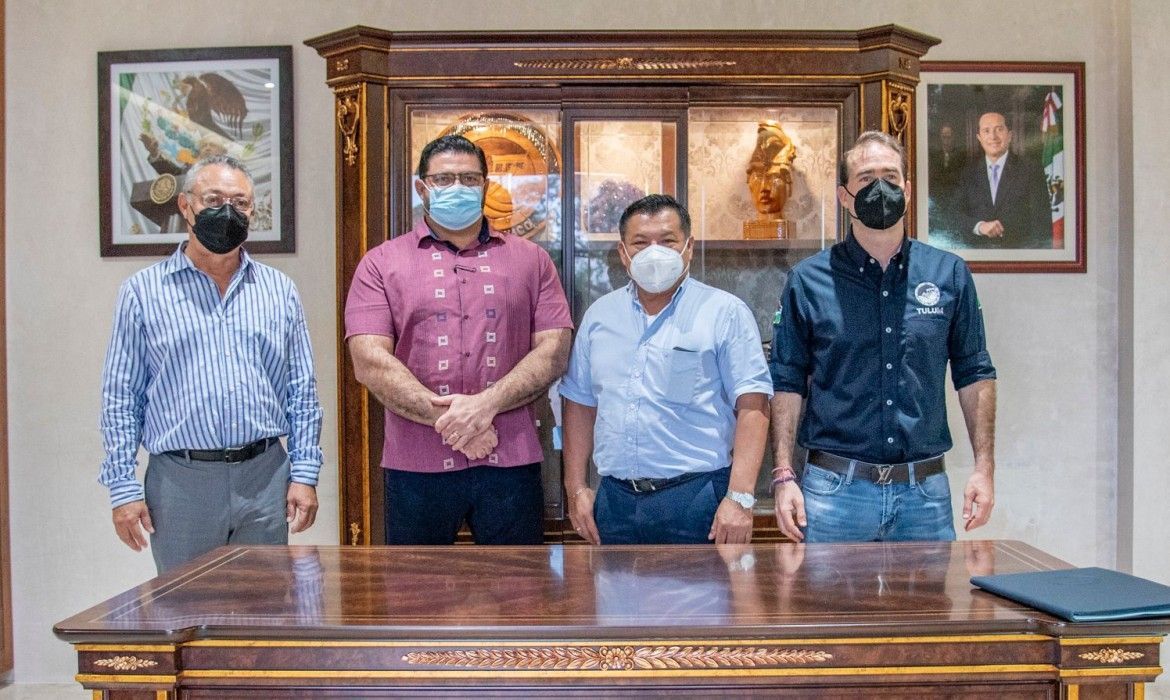 Entrega Marciano Dzul terreno para la nueva universidad gratuita que gestionó para las y los tulumnenses