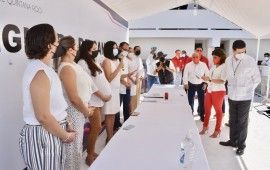 Sin Alito, Leslie Hendricks se registra como candidata del PRI a la gubernatura | “Aquí estamos nosotros, sin cola que nos pisen”, dijo