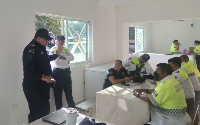 Brindan capacitación para profesionalizar a la policía de Tulum