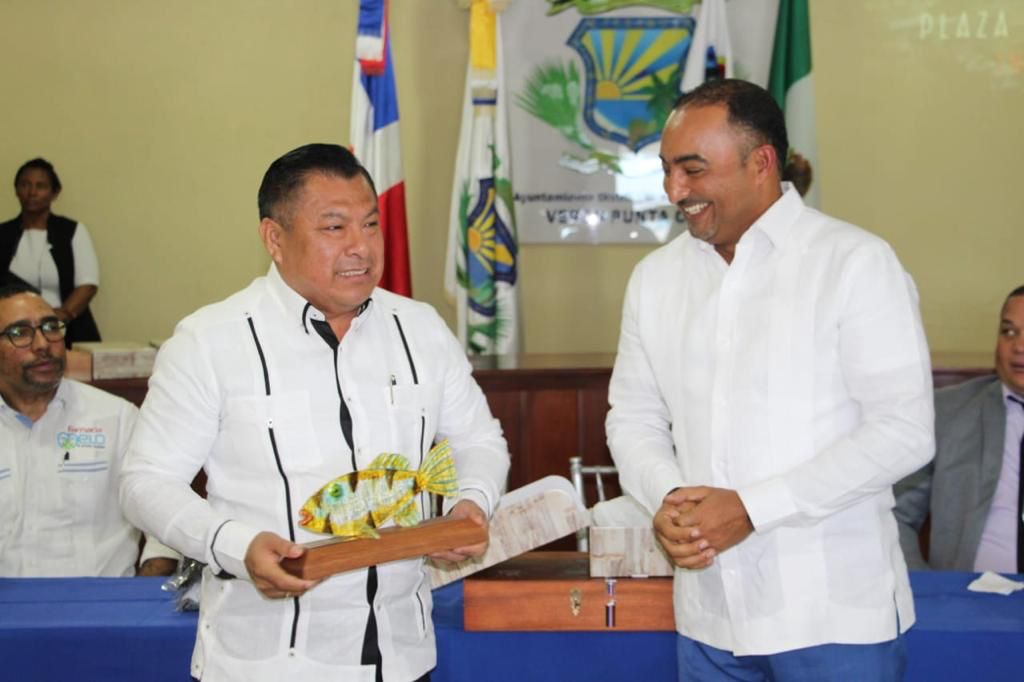 Firman hermanamiento Tulúm y Punta Cana