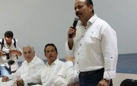 “No creo que esos dos funcionarios deban quedarse”, dice Julian Ricalde sobre continuidad de Capella y Montes de Oca
