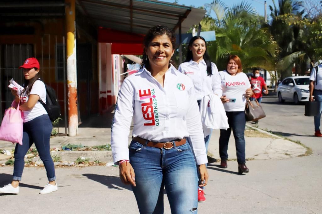 Propone Leslie Hendricks tres debates públicos y presenciales