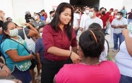 María Fernanda Cruz recibe constancia como candidata del D7 a la diputación local